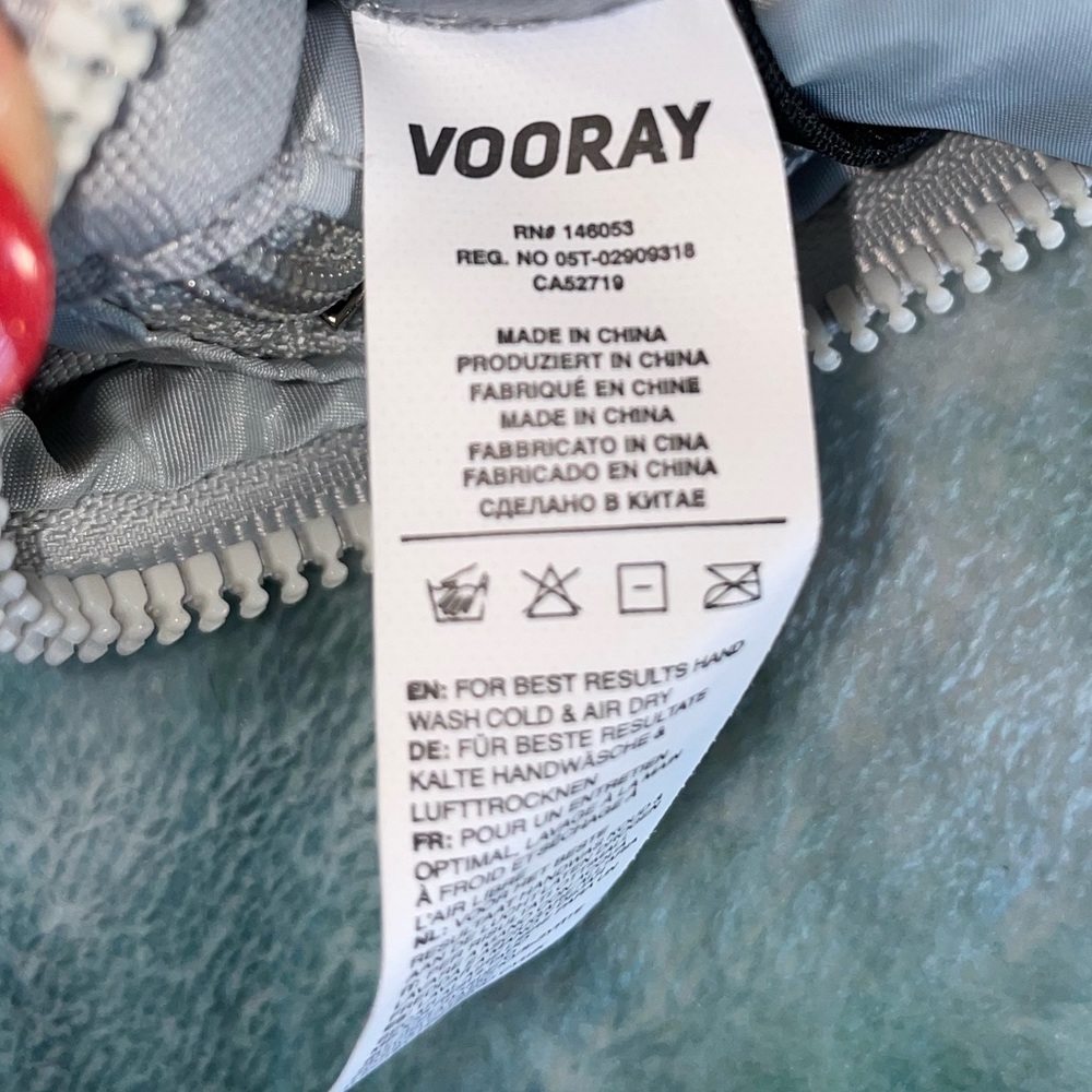 NWOT Vooray Small Grey Crossbody Bag - Picture 12 of 13